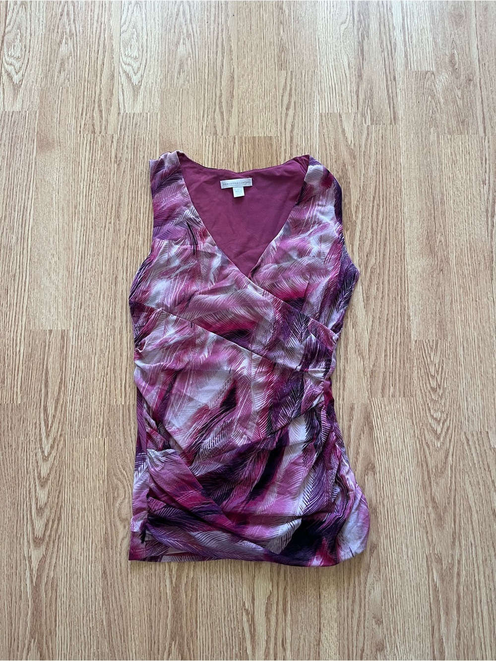 new york and company v neck sleeveless top size xs purple and pink feather